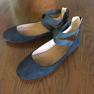 Black Wraparound Ballet Flats